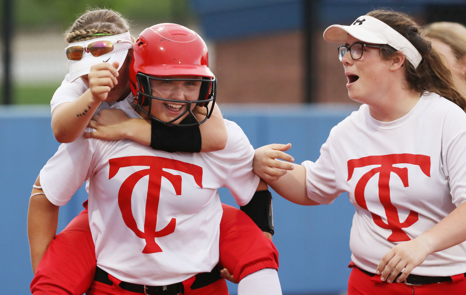 Charleston vs Mount Zion softball 18 5.29.19.jpg